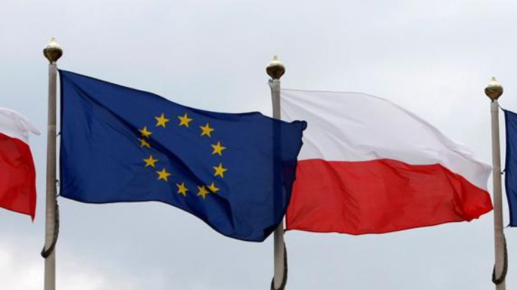Сенат Польши принял закон о Верховном суде