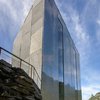  В Норвегии построили уборную с видом на водопад (фото)