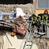 Обвал дома в Италии: спасатели ищут жителей (фото)