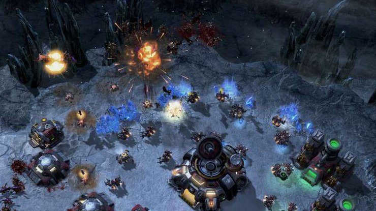 В StarCraft 2 перед ИИ стоит выбор из более чем 300 возможных действий