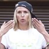 Песню Монатика "Кружит" перевели на язык жестов (видео)