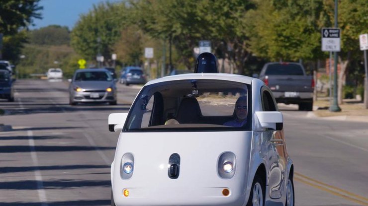 Существующие прототипы автопилотов уже могут отличать пешеходов. Кадр Youtube/Waymo