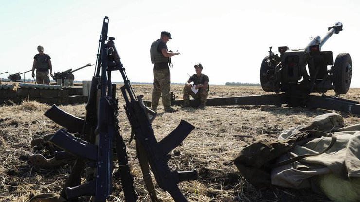 Война на Донбассе: под обстрелами ранены двое украинских военных 