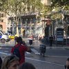 В Барселоне фургон въехал в толпу людей, есть пострадавшие (фото, видео)