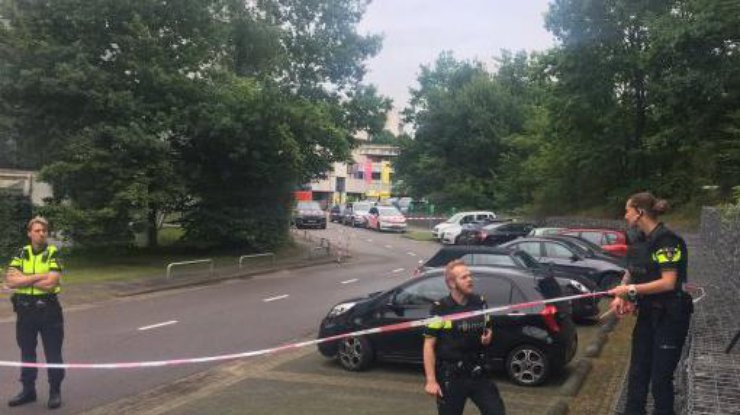 В Нидерландах на радиостанции захватили заложников / Фото: из Twitter 