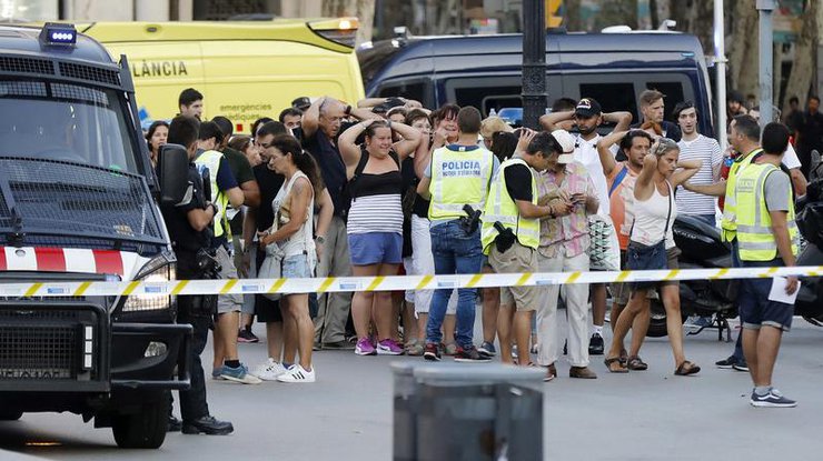 Теракт в Барселоне: после атаки без вести пропал мальчик