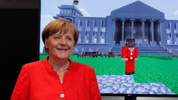 Меркель произнесла вдохновляющую речь и поиграла в Minecraft. Фото Gamescom2017