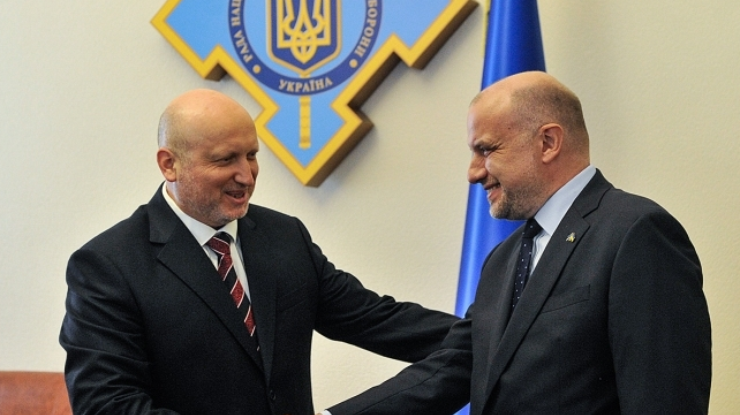 Турчинов встретился с министром обороны Эстонии: о чем говорили политики
