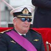 Принцу Бельгии грозит штраф на 300 тысяч за фото с военным