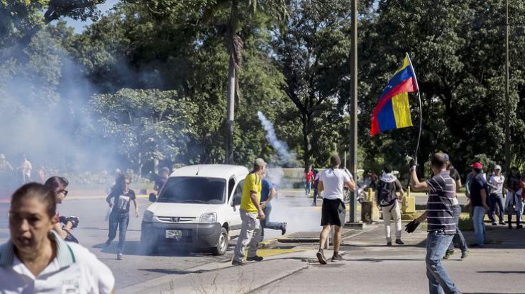 В Венесуэле подавили восстание военных 