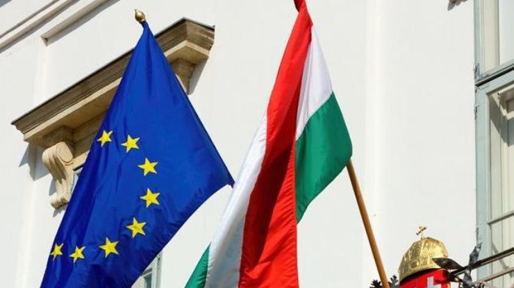 Посла Украины вызывают в Венгрию 