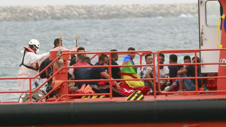 У берегов Кипра спасли более 300 мигрантов 
