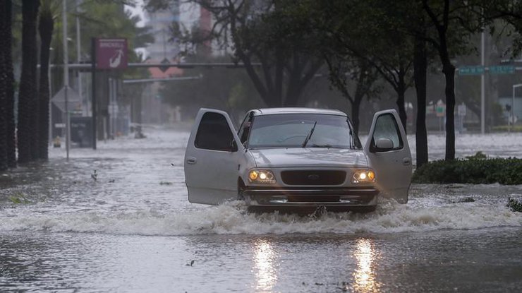 Ураган "Ирма" затопил центр Майами