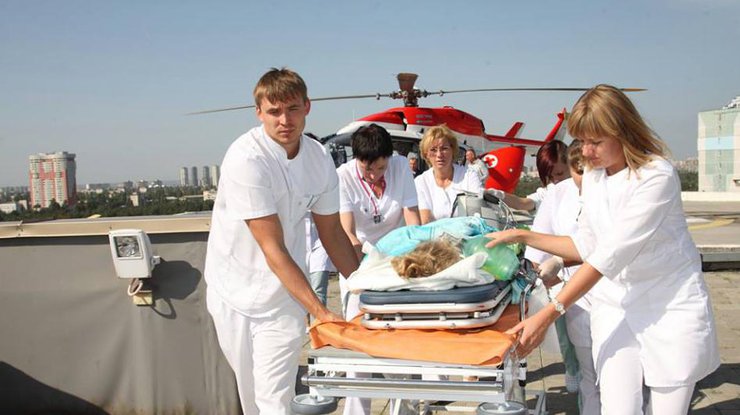 В Украине впервые использовали вертолет для спасения жизни девочки