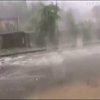 У Індії ураган знищив людські оселі (відео)
