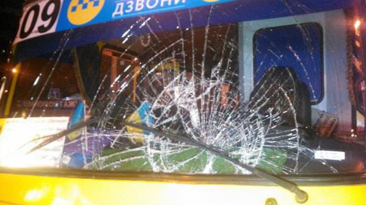 В Киеве маршрутка насмерть сбила пешехода 