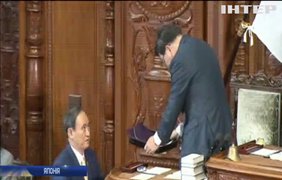 Прем'єр-міністр Японії розпустив парламент