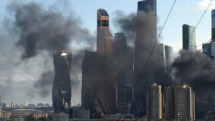 Масштабный пожар в Москве / Фото: из Twitter 
