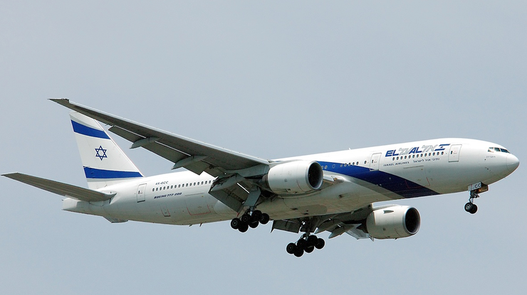 Самолет из Израиля экстренно сел в Канаде из-за возгорания 