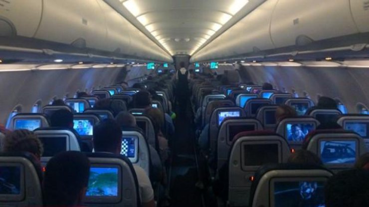 На борту самолета гражданка России устроила драку