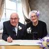 Самые пожилые супруги Британии сыграли свадьбу