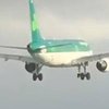 Пилот посадил пассажирский самолет во время ураганного ветра (видео)