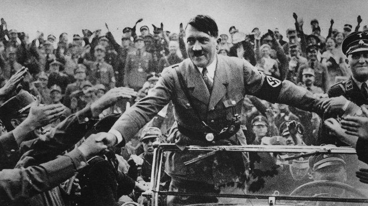 В Польше со скандалом отметили день рождения Гитлера