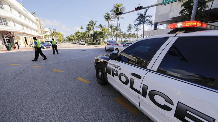 Во Флориде возле торгового центра прогремел взрыв