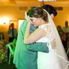 Невеста услышала голос покойного отца на свадьбе (видео) 