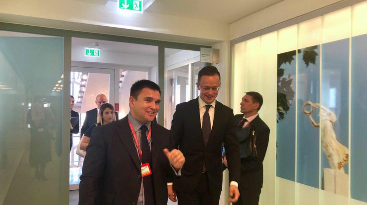 Климкин и Сийярто встретились в Люксембурге. Фото: twitter.com/PavloKlimkin