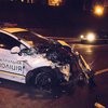 В центре Киева разбилось полицейское авто (фото, видео)