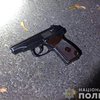 В Киеве пьяный мужчина трижды выстрелил в незнакомого прохожего