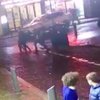 В центре Ливерпуля автомобиль въехал в толпу пешеходов (видео)