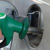Бензин в Украине стремительно дешевеет 