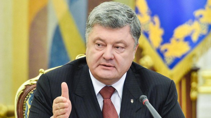 Жизнь украинцев значительно не улучшилась, считает президент.