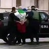 В Италии мужчина по среди улицы расстрелял мигрантов