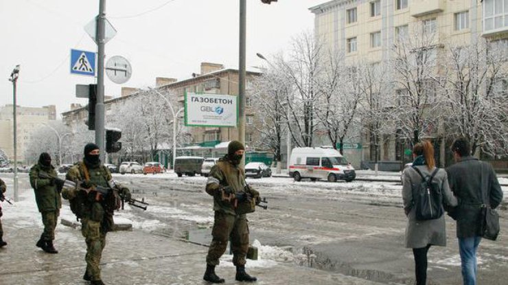 Боевики в Луганске