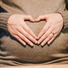 С какой силой малыш толкается в утробе матери: ответ ученых