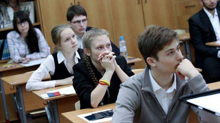 Проект начнут внедрять в учебные программы 10-х классов. Фото: konkurent.in.ua