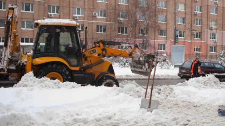 Работу снегоуборщиков сняли на видео. Фото "Большой Киев".