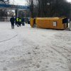 В Запорожье перевернулась маршрутка с пассажирами (фото, видео)