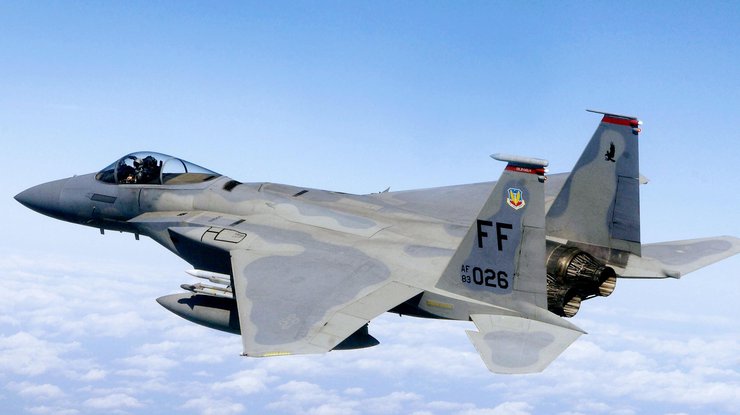 Лазеры установят на F-15. Фото: Wikipedia