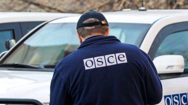 Наблюдатели ОБСЕ зафиксировали танки и гаубицы боевиков