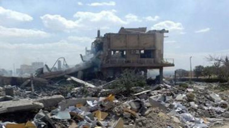 Фото: разрушенный медицинский центр в Дамаске