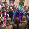 На Великодньому параді у Нью-Йорку модниці представили дивовижне вбрання (відео)