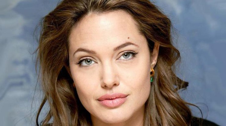 Анджелина Джоли продемонстрировала высший пилотаж 