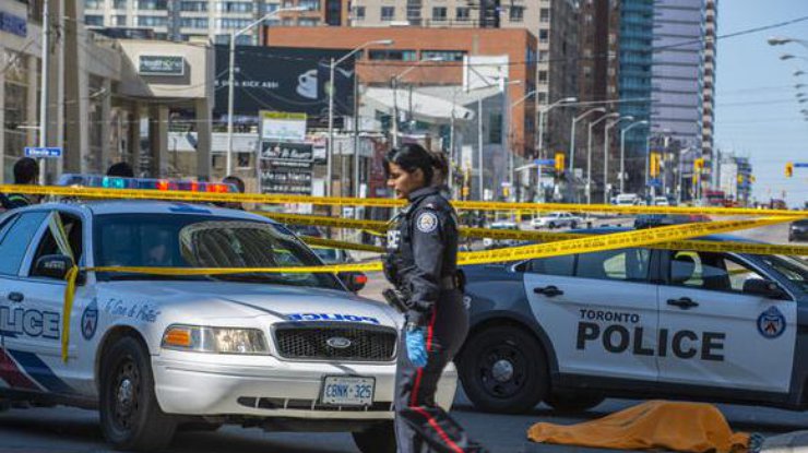 Наезд на толпу в Торонто: названо число погибших 