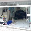 Пьяный водитель протаранил детский сад, пострадали дети (фото)