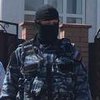 В Крыму проходят массовые обыски в домах татар (видео)