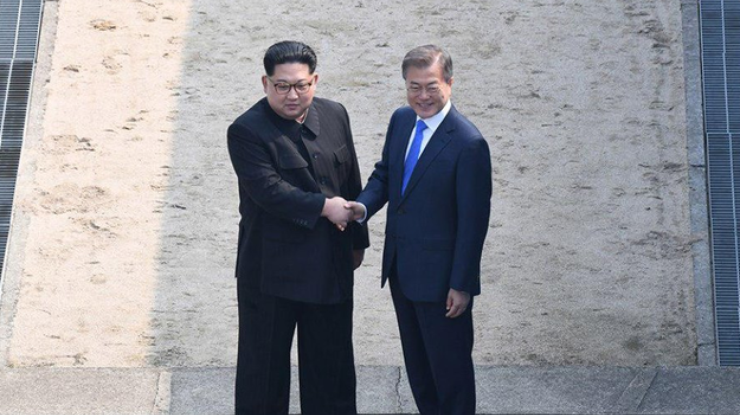 Ким Чен Ын назвал условия для отказа от ядерного вооружения (Фото: twitter.com/TheBlueHouseKR)
